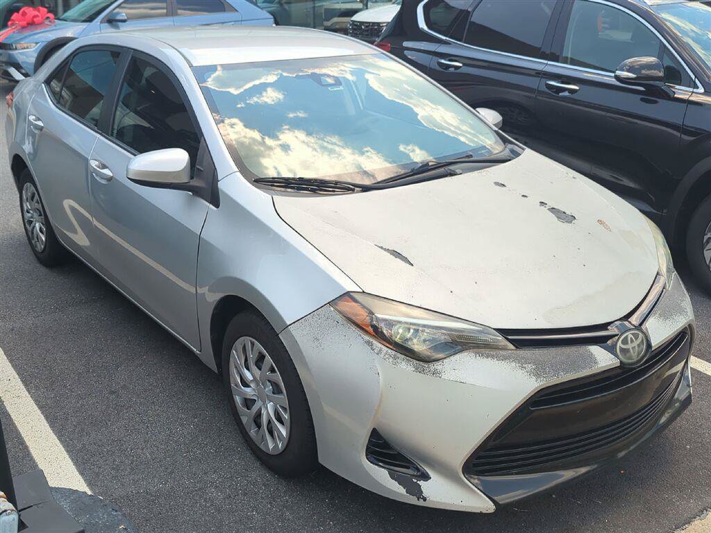 Used 2017 Toyota Corolla LE FWD image 1