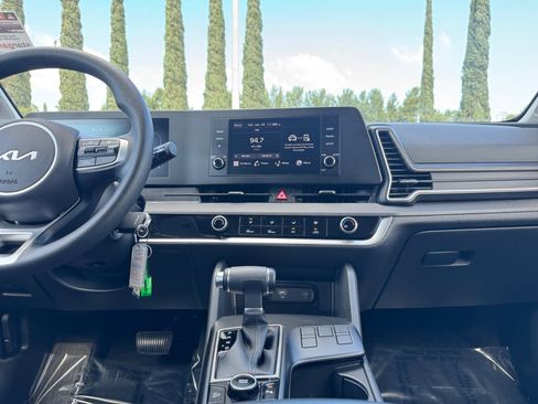 Used 2024 Kia Sportage LX image 15