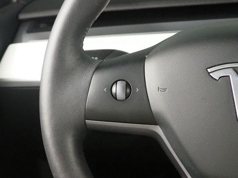 Used 2021 Tesla Model Y Long Range AWD/4WD image 20