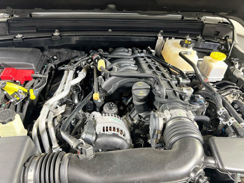 Used 2023 Jeep Gladiator Sport AWD/4WD image 28