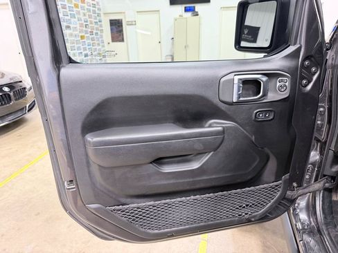 Used 2022 Jeep Gladiator Sport AWD/4WD image 25