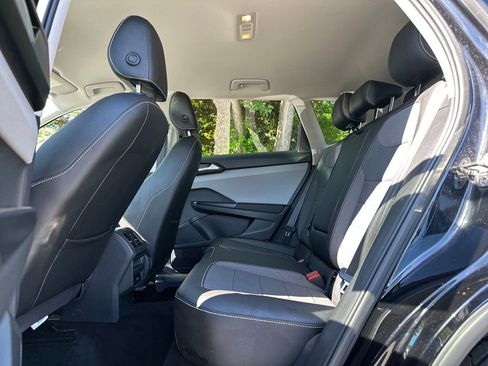 Certified 2023 Volkswagen Taos SE AWD/4WD image 18