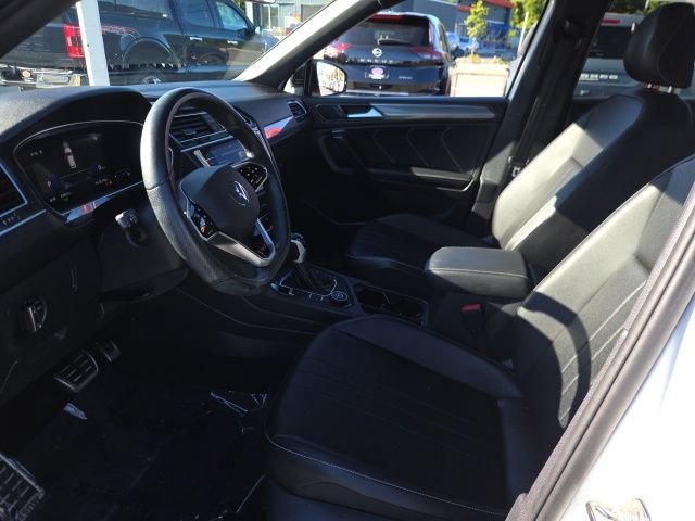 Used 2024 Volkswagen Tiguan SE R-Line AWD/4WD image 15