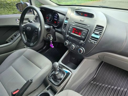 Used 2017 Kia Forte LX image 12