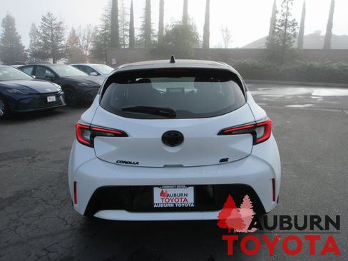 New 2026 Toyota Corolla SE image 3