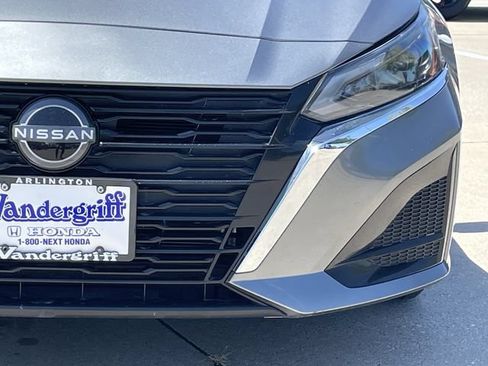 Used 2025 Nissan Altima 2.5 SV FWD image 7