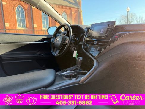 Used 2023 Toyota Camry SE image 30