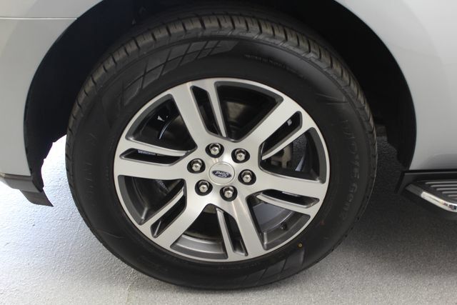 Used 2023 Ford Expedition Max Limited AWD/4WD image 16