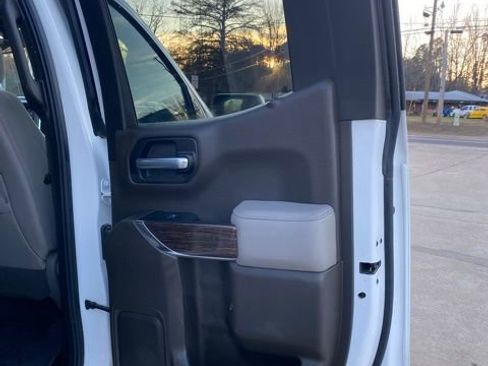 Used 2022 GMC Sierra 1500 SLE image 13