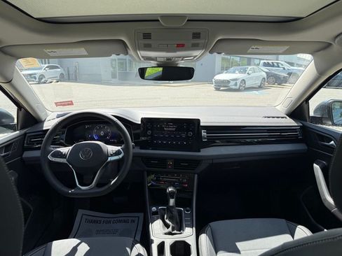 New 2026 Volkswagen Jetta SE FWD image 30