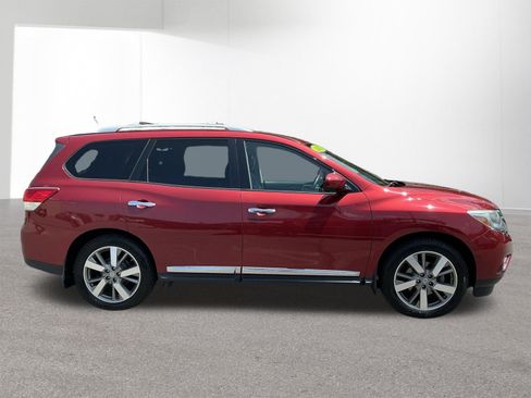 Used 2015 Nissan Pathfinder Platinum AWD/4WD image 2