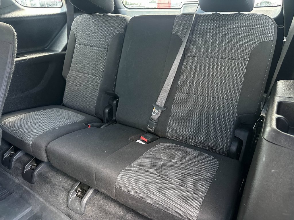 Used 2022 Chevrolet Traverse LT FWD image 20