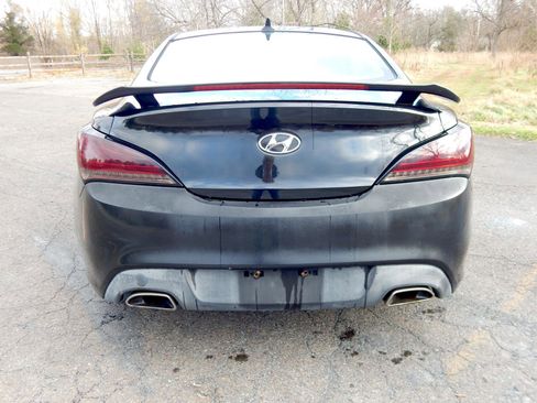 Used 2010 Hyundai Genesis 3.8 image 8