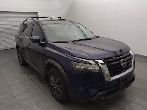Used 2022 Nissan Pathfinder SV FWD image 13