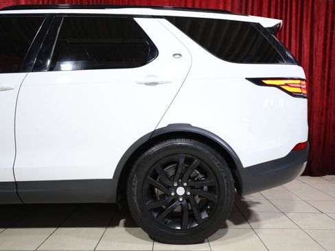 Used 2018 Land Rover Discovery HSE image 6