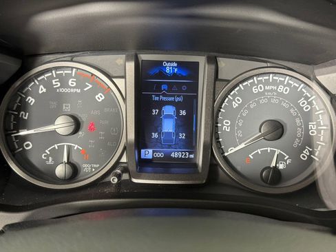 Used 2020 Toyota Tacoma TRD Off-Road w/ Technology Package image 26