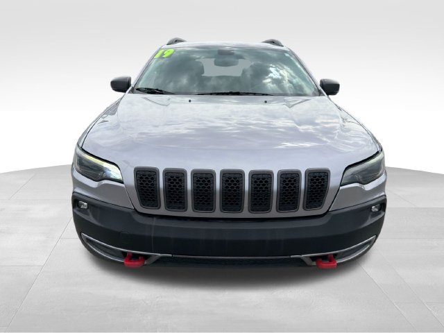 Used 2019 Jeep Cherokee Trailhawk AWD/4WD image 2
