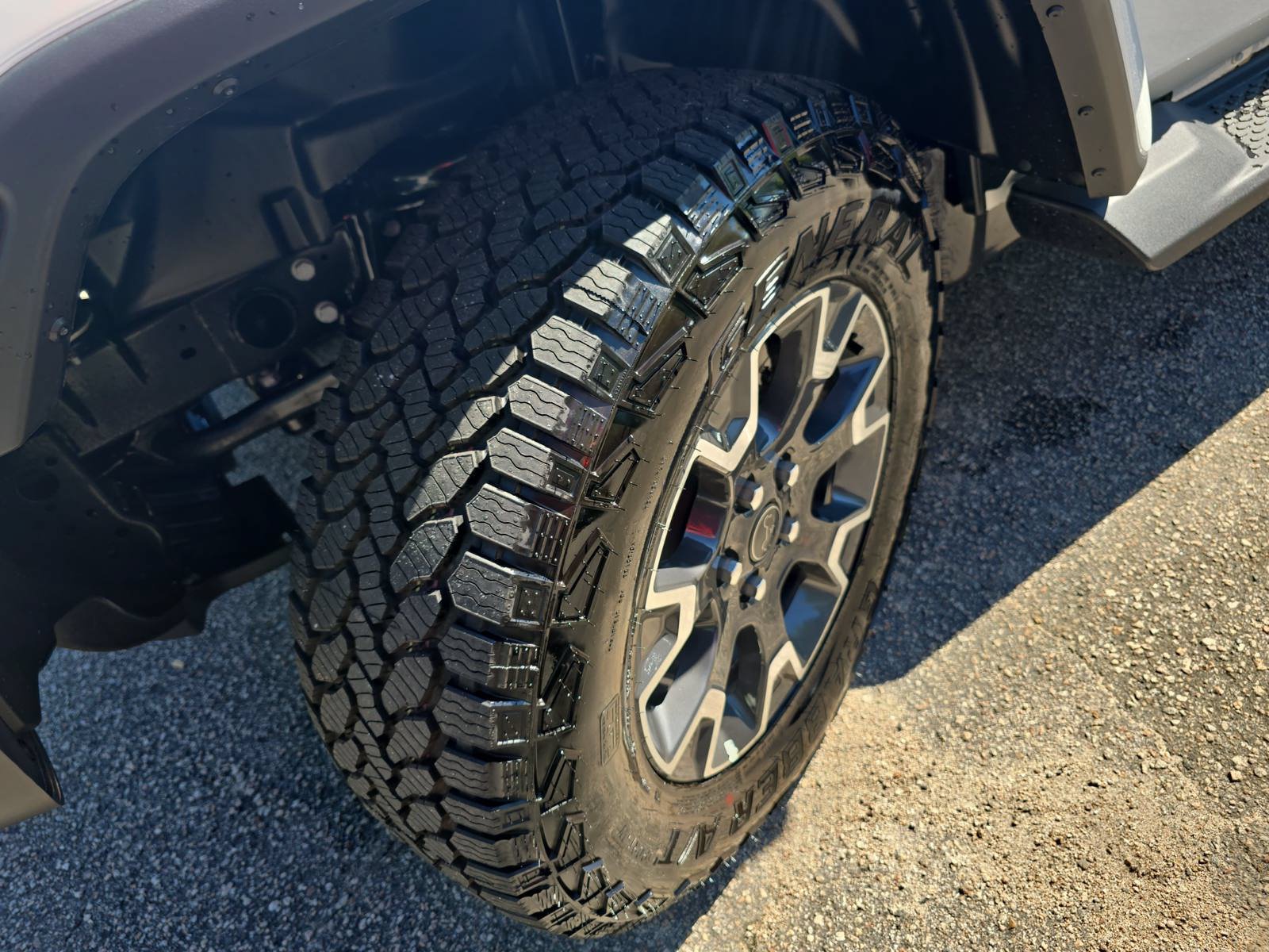 New 2026 Jeep Wrangler Unlimited Sahara AWD/4WD image 33