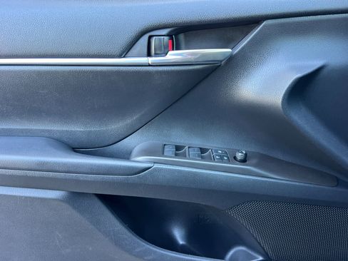 Used 2021 Toyota Camry SE image 13