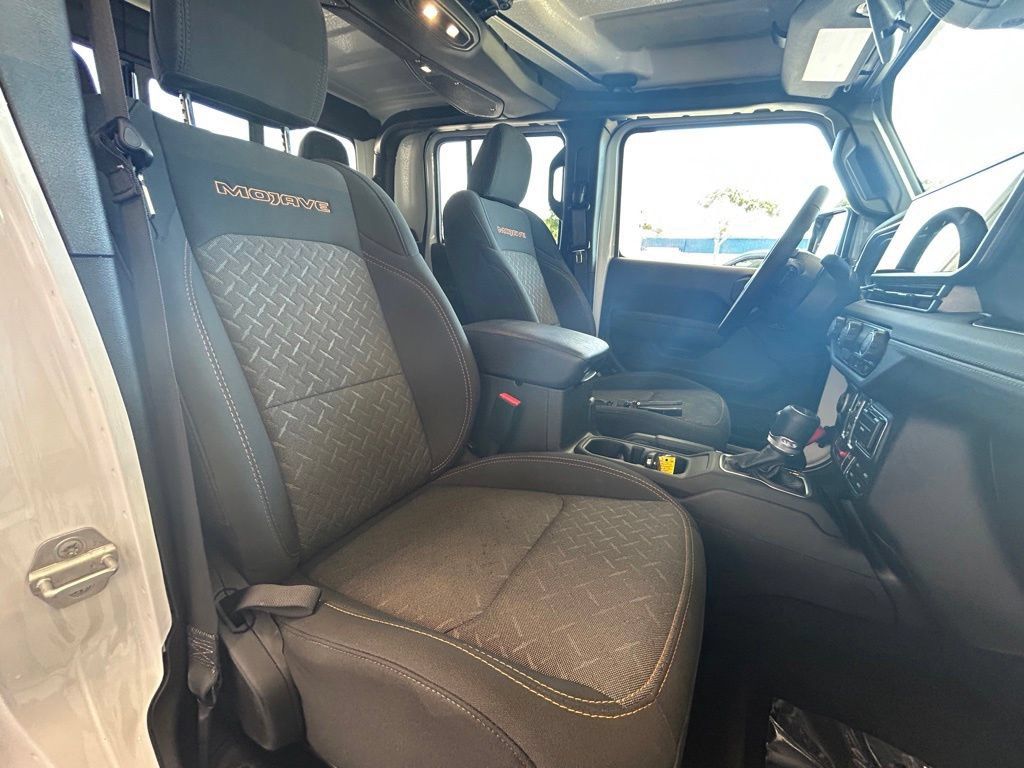 Used 2026 Jeep Gladiator Mojave AWD/4WD image 25