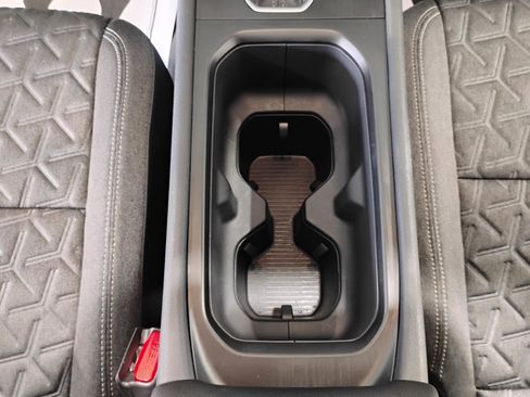 Used 2025 Nissan Kicks SV w/ SV Premium Package image 42