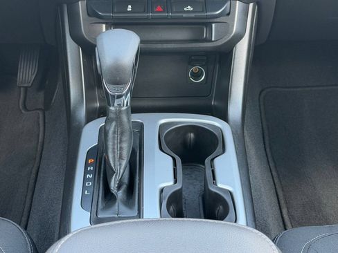 Used 2022 Chevrolet Colorado LT RWD image 17