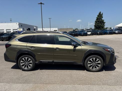 Used 2023 Subaru Outback Touring AWD/4WD image 2