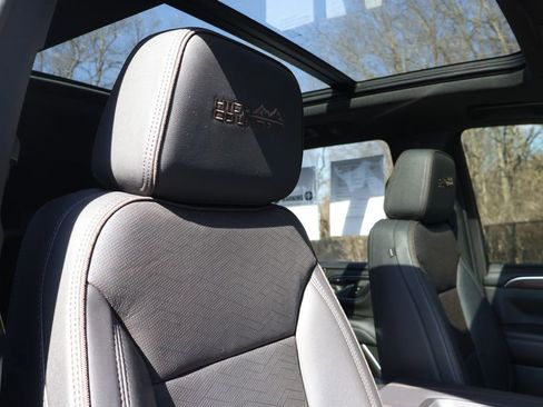 Used 2022 Chevrolet Tahoe High Country image 40