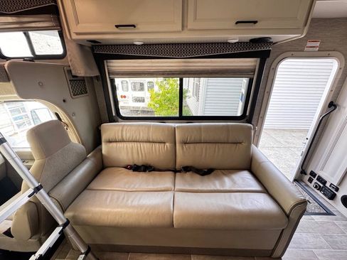 Used 2022 Ford E-450 and Econoline 450 Super Duty w/ Motorhome Prep Package RWD image 28