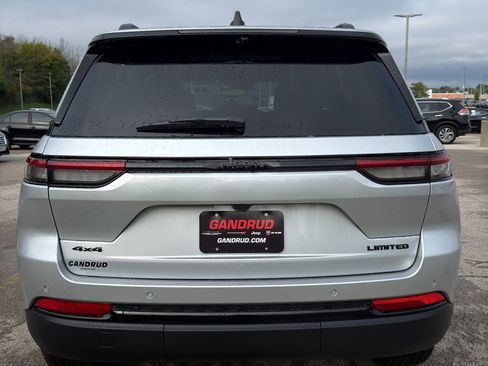 New 2025 Jeep Grand Cherokee Limited w/ Luxury Tech Group II AWD/4WD image 7