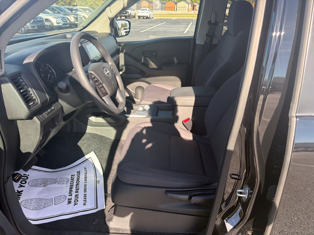 Used 2024 Nissan Frontier S AWD/4WD image 13