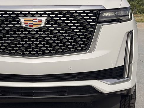 Used 2023 Cadillac Escalade ESV Premium Luxury AWD/4WD image 7