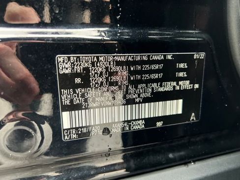 Used 2022 Toyota RAV4 XLE w/ XLE Grade Weather Package image 20