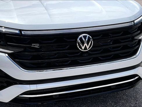 Certified 2026 Volkswagen Atlas SEL Premium R-Line AWD/4WD image 11