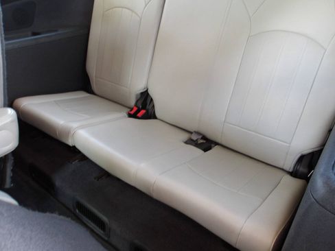 Used 2013 Buick Enclave Leather FWD image 10