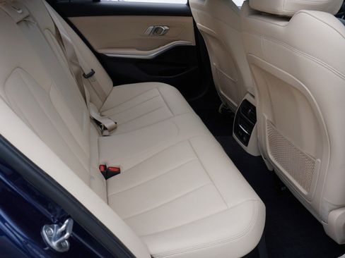 Used 2020 BMW 330i Sedan w/ Driving Assistance Package image 31