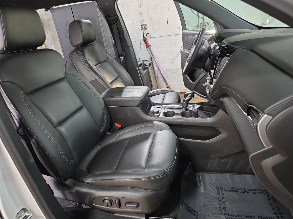 Used 2023 Chevrolet Traverse LT w/ LT Premium Package AWD/4WD image 10