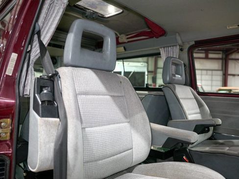 Used 1990 Volkswagen Vanagon Multi-Van image 39
