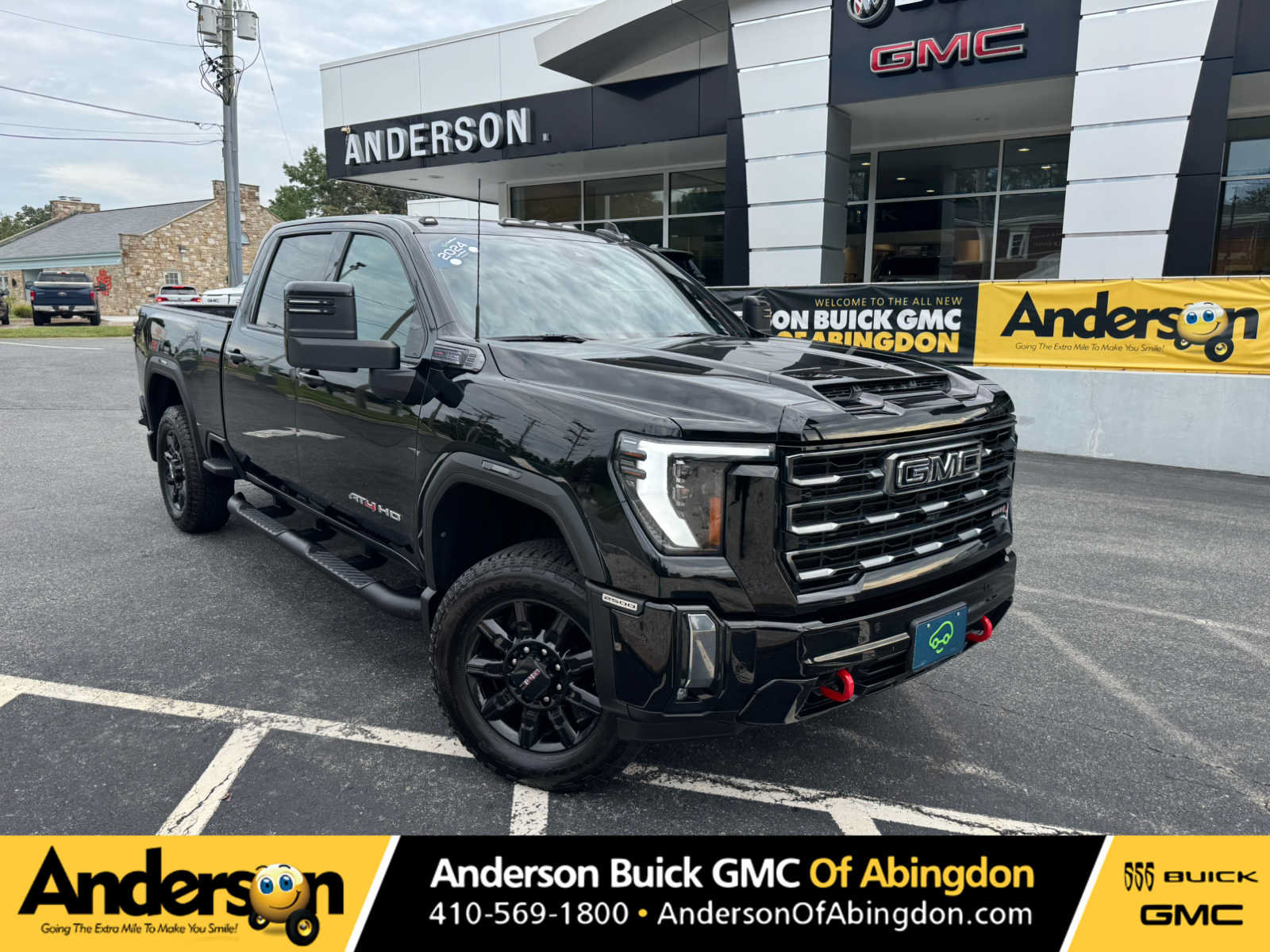 Used 2024 GMC Sierra 2500 AT4 w/ Technology Package AWD/4WD image 1