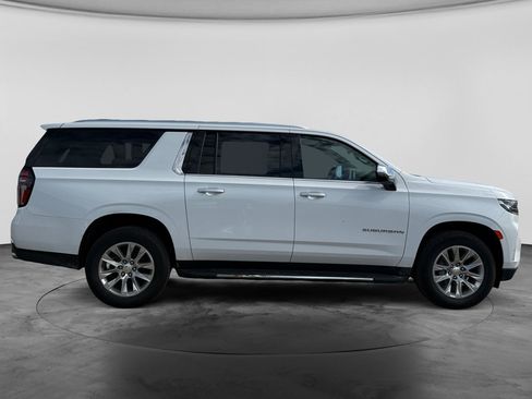Used 2022 Chevrolet Suburban Premier AWD/4WD image 11