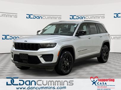 Used 2025 Jeep Grand Cherokee Altitude