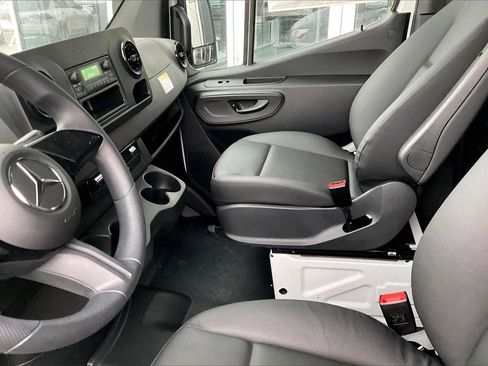 New 2025 Mercedes-Benz Sprinter 2500 image 8