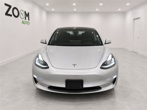 Used 2018 Tesla Model 3 Long Range RWD image 2