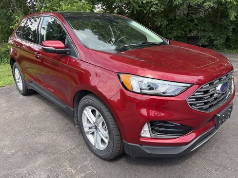 Used 2019 Ford Edge SEL w/ Equipment Group 201A AWD/4WD image 3