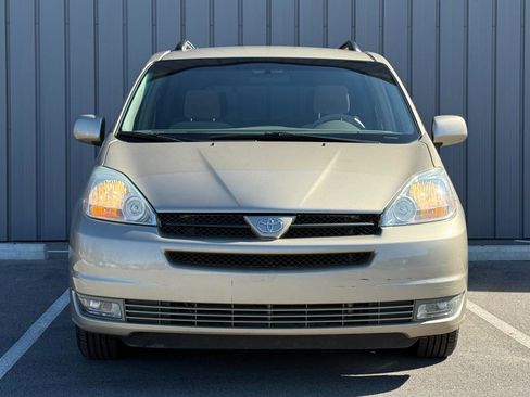 Used 2005 Toyota Sienna XLE FWD image 2