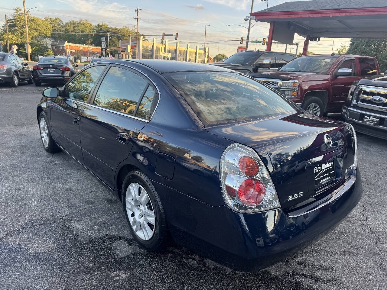 Used 2005 Nissan Altima 2.5 S w/ (S02) Side Airbags Pkg FWD image 6