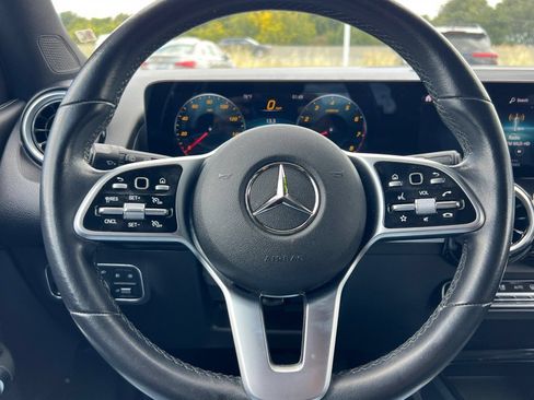 Used 2022 Mercedes-Benz GLB 250 image 27