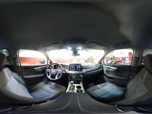 Used 2025 Chevrolet Blazer LT image 42