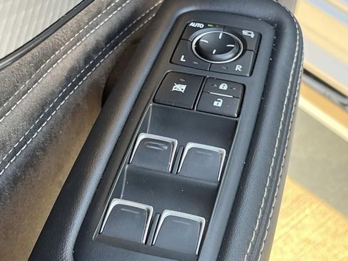 Used 2019 Lexus LS 500 F Sport w/ Accessory Package (Z1) AWD/4WD image 29