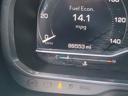 Used 2022 GMC Yukon SLT w/ SLT Premium Package image 17